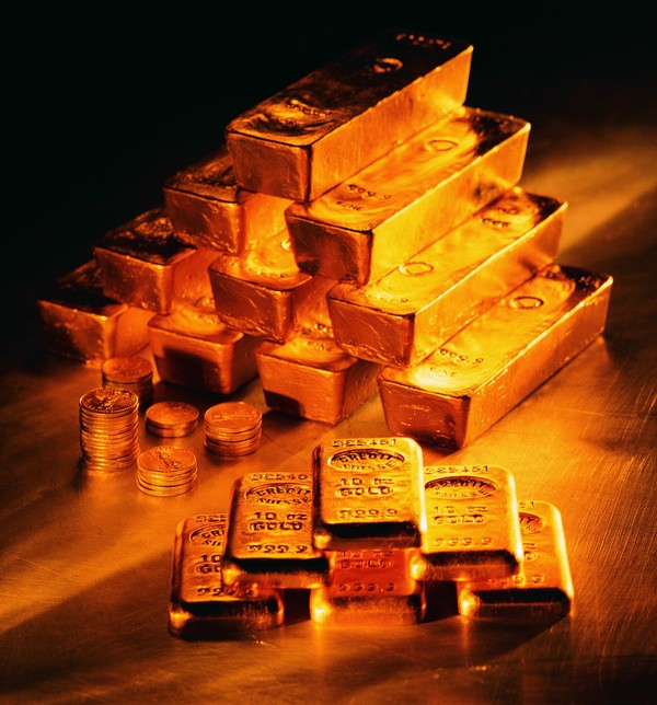 黄金纵横图片-金融图 堆放 阶梯 金条,金融,黄金