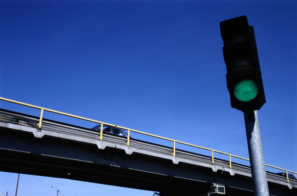 大路朝图片-工业图 城市交通 高架路 红绿灯,工